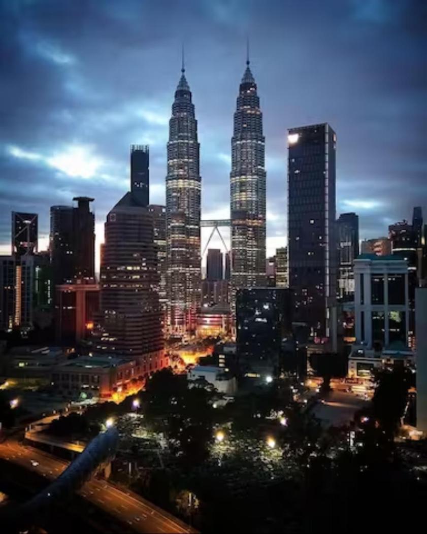 Legasi Kampung Baru Guest House By Rumahrehat Twin Tower View Куала-Лумпур Екстер'єр фото